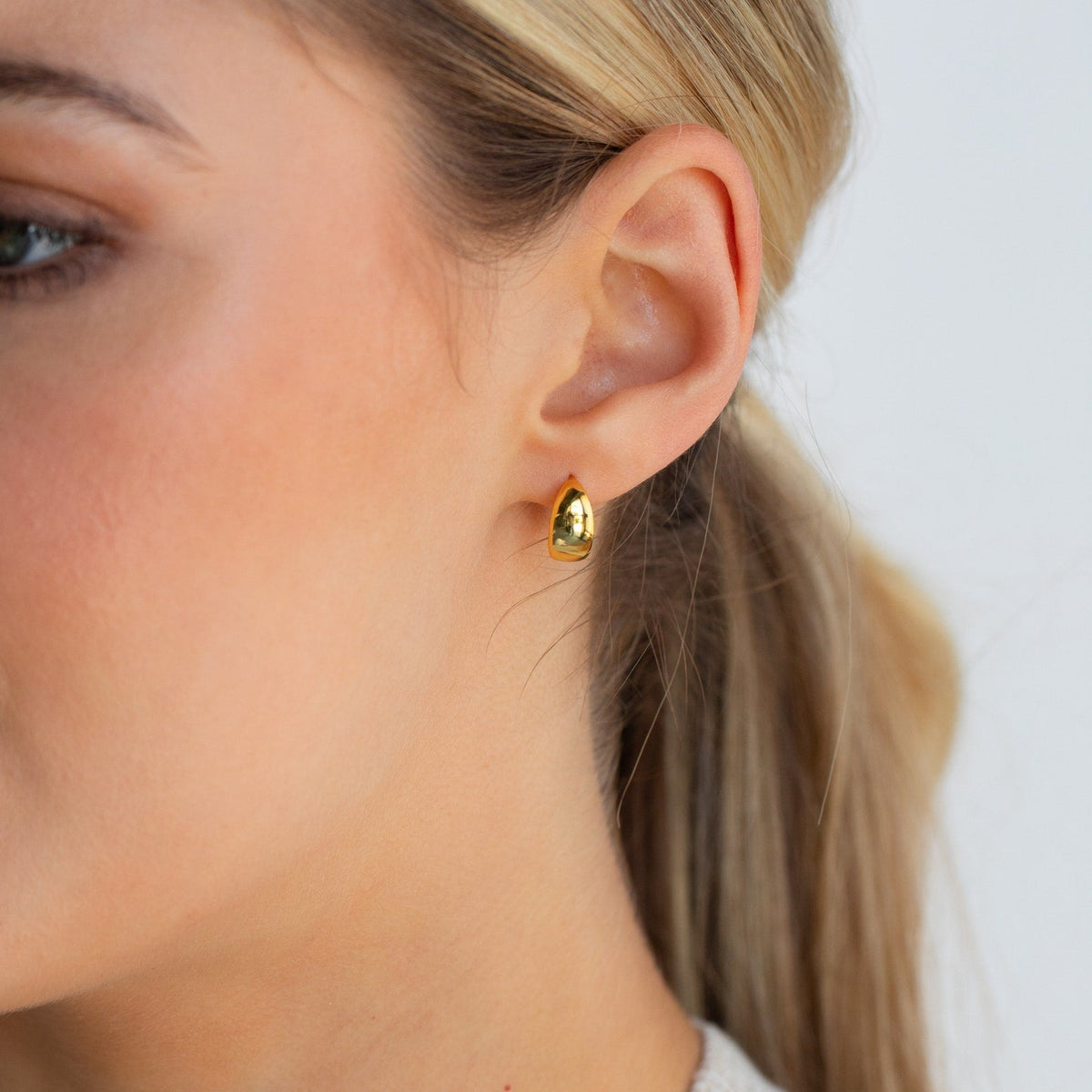 Olivia hoops