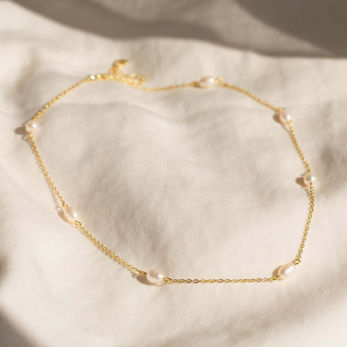 Anna pearl station necklace