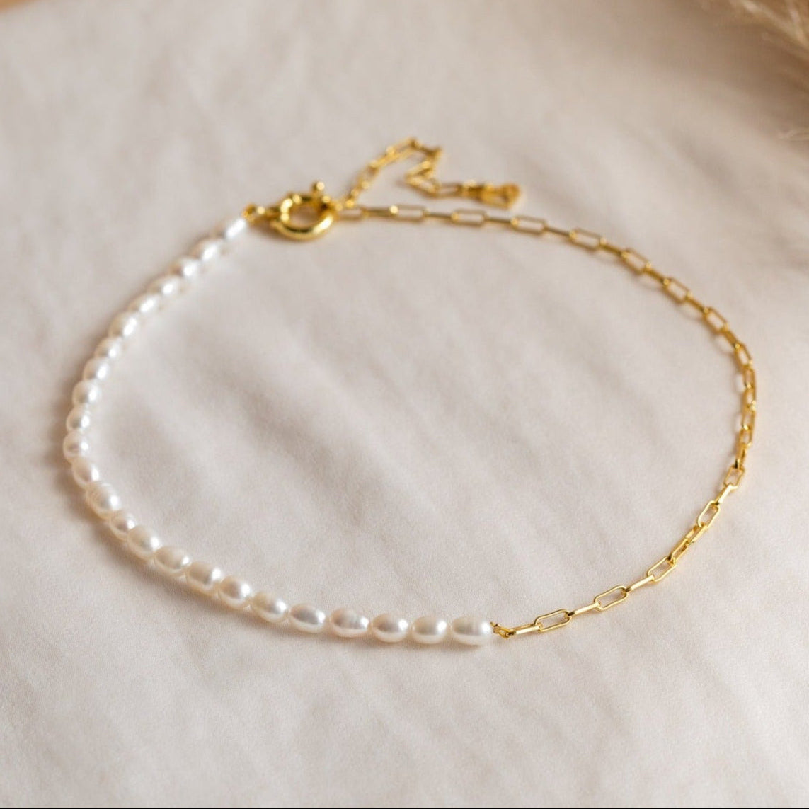 Pearl & paperclip chain necklace