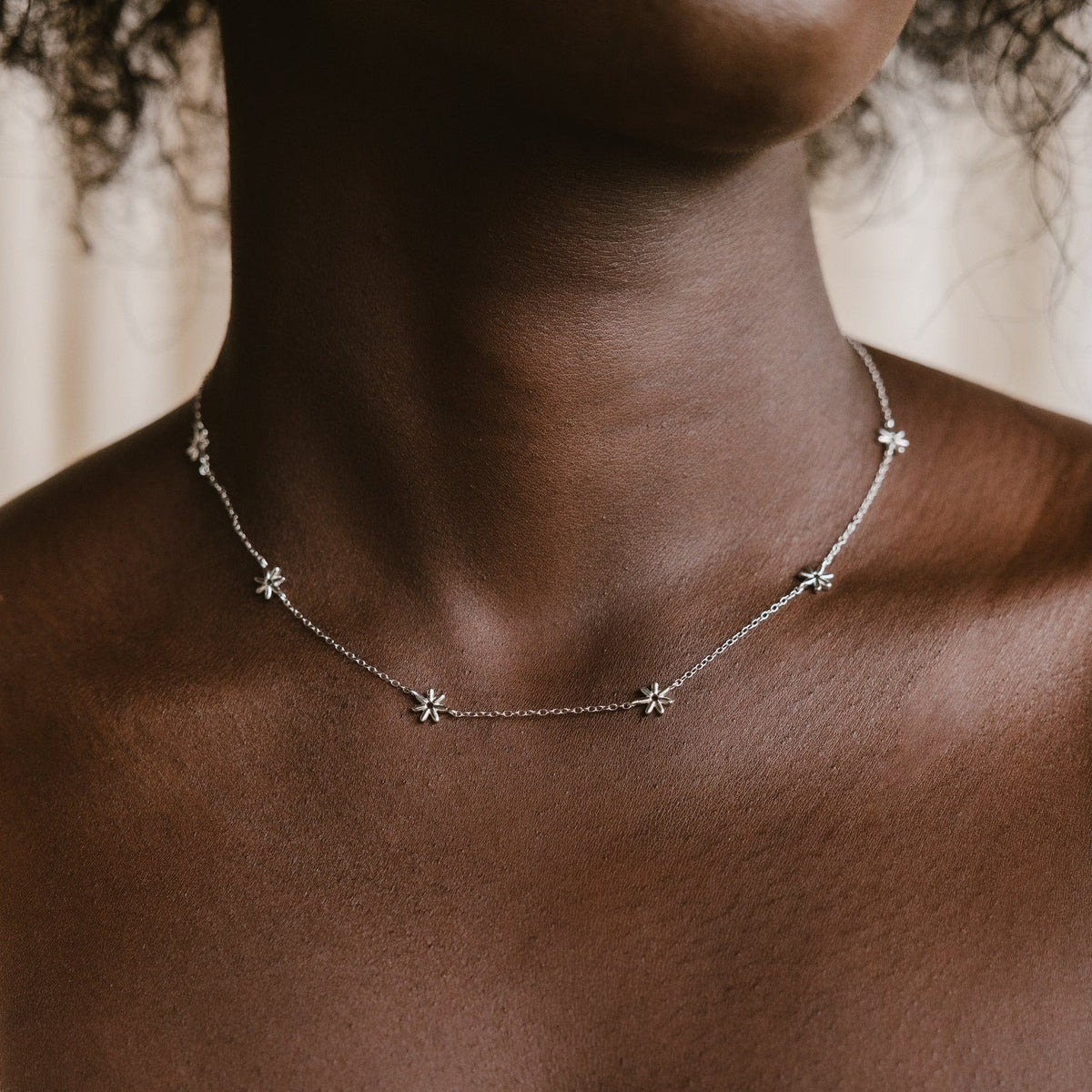 Flower child necklace