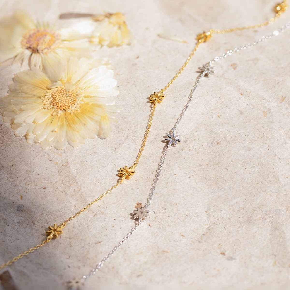Flower child necklace