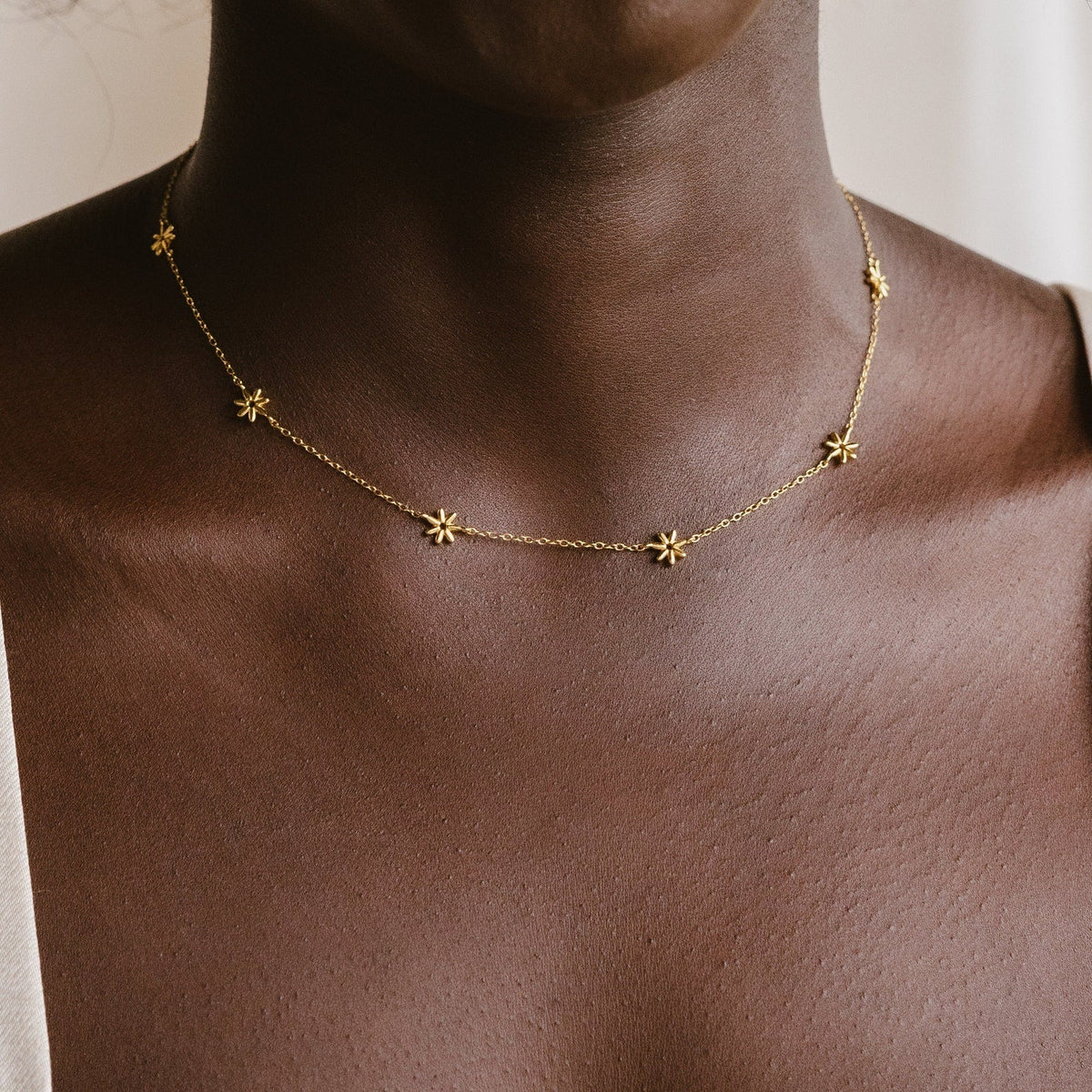 Flower child necklace