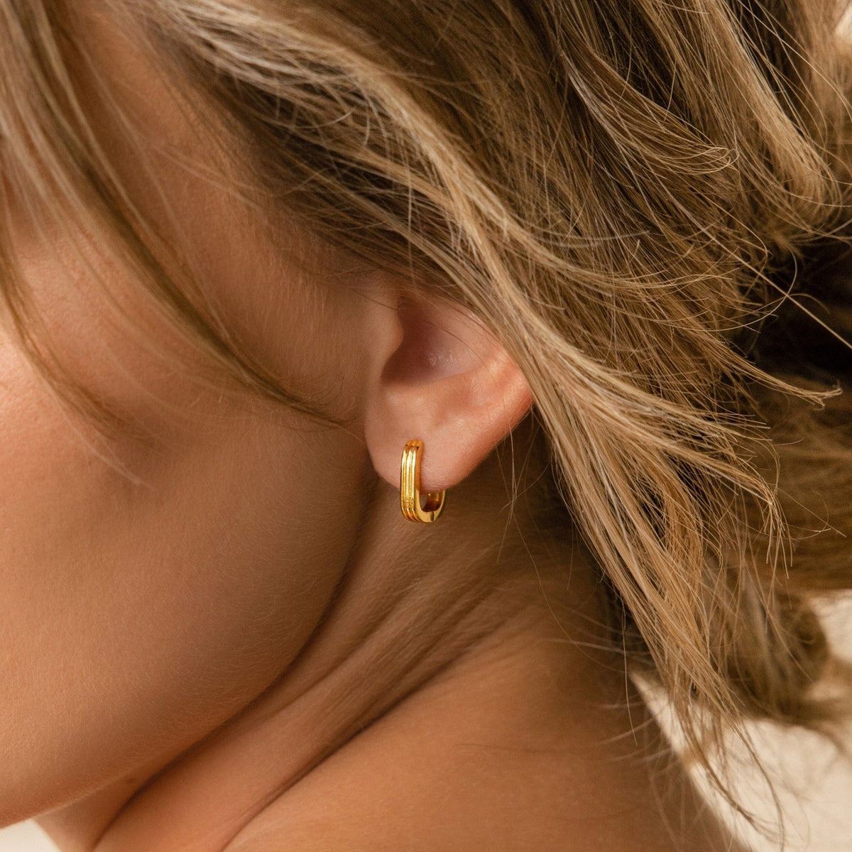 Ribbed link hoops