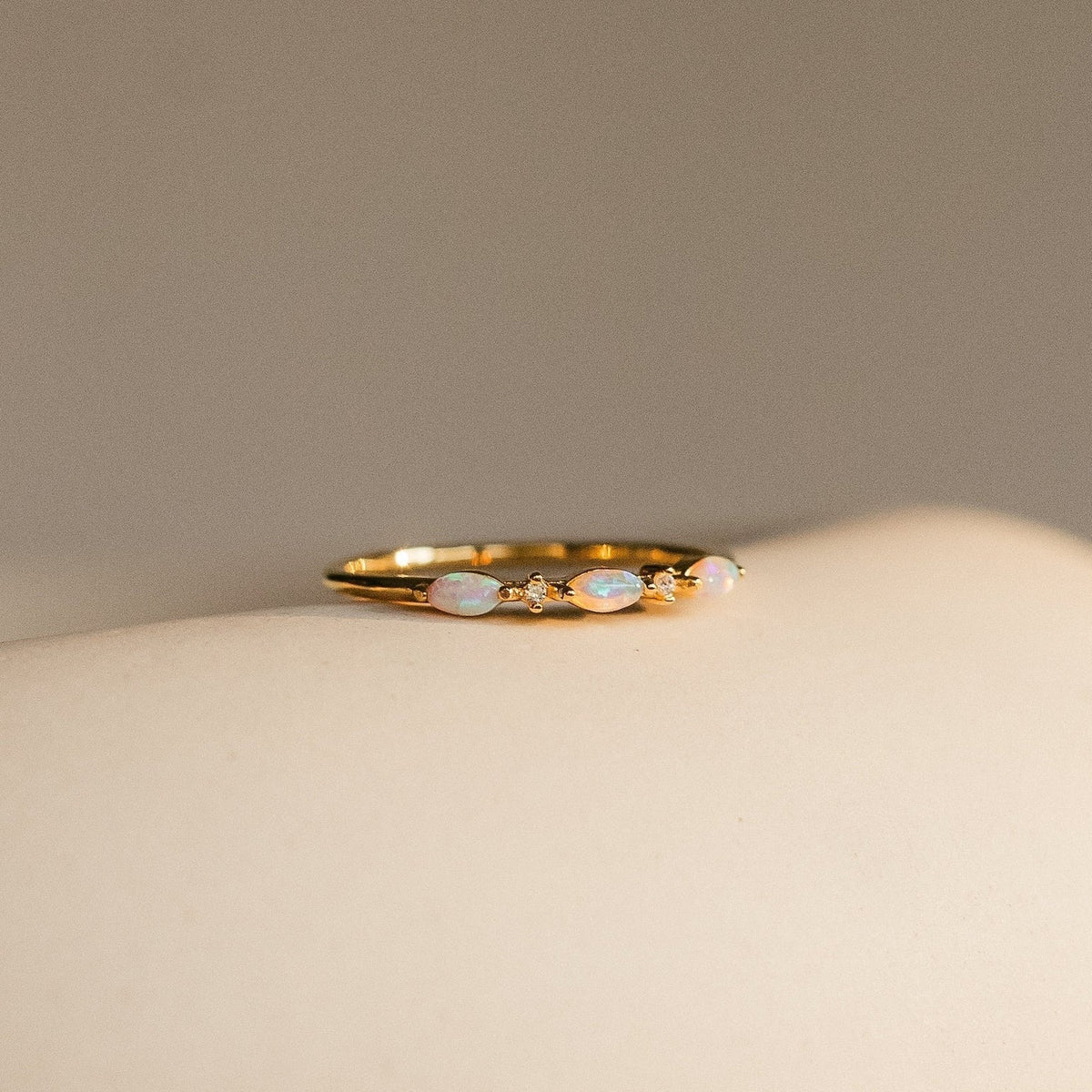 Alessia trio opal ring