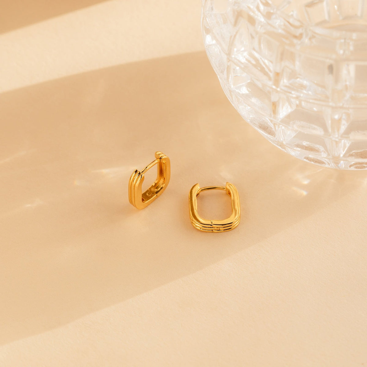 Ribbed link hoops