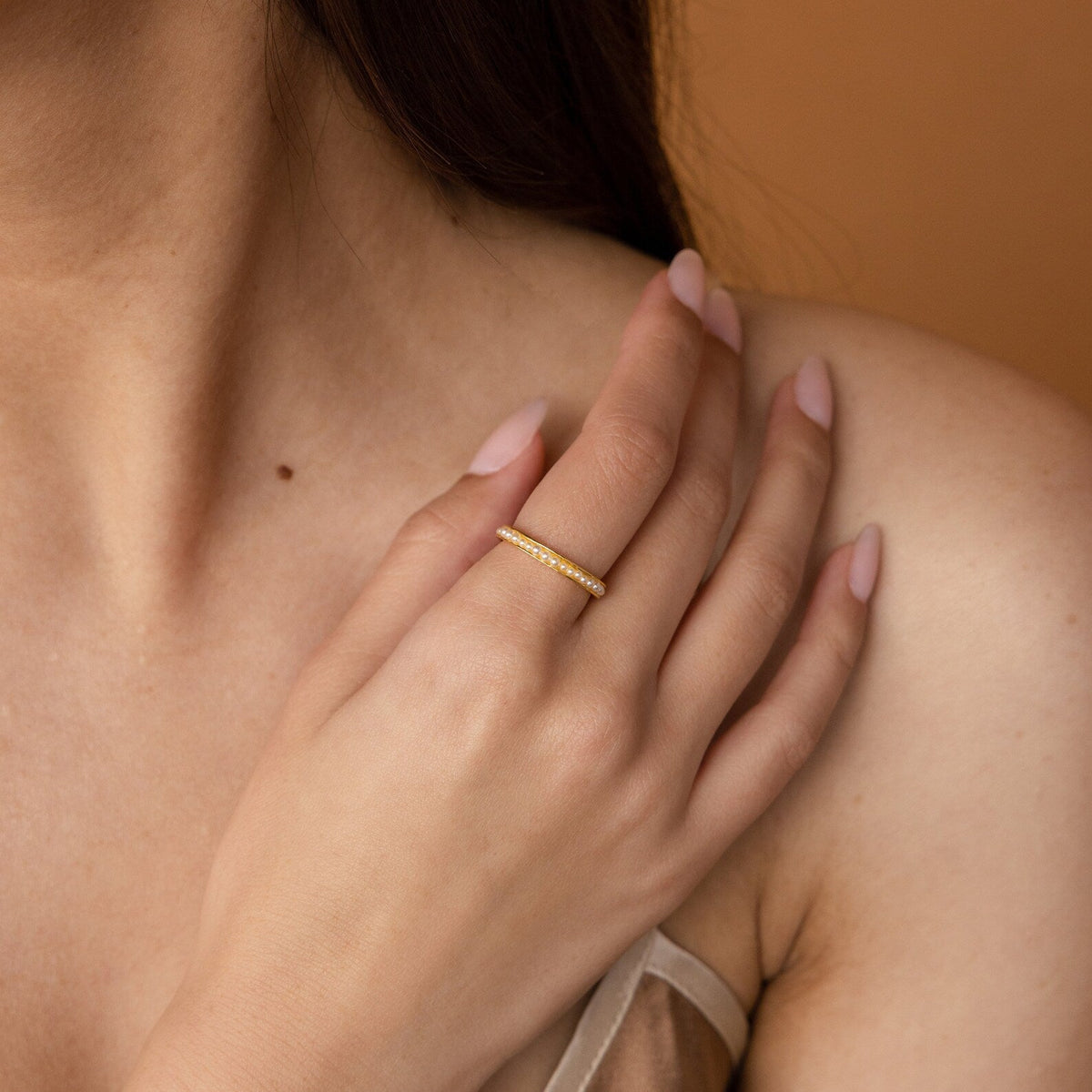 Alicia pearl inlay band