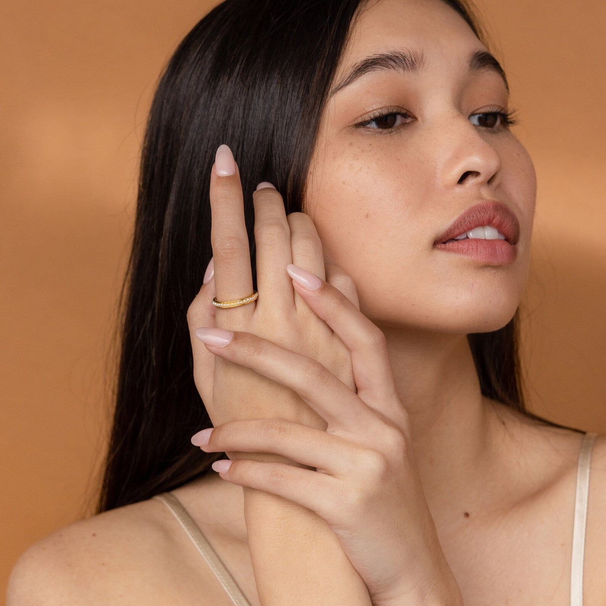 Alicia pearl inlay band