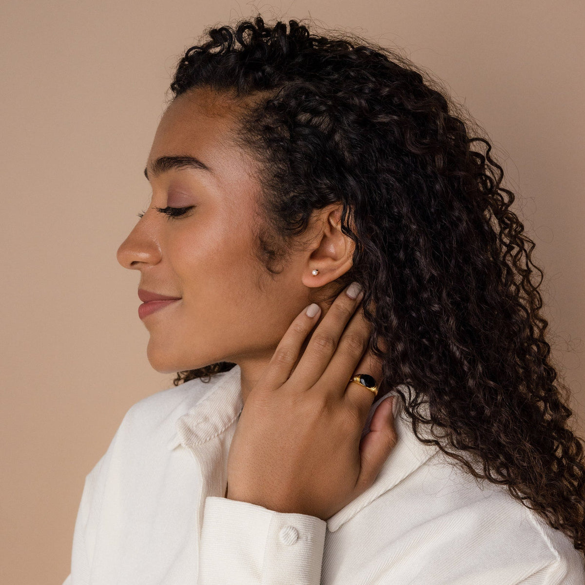 Raindrop pearl onyx studs