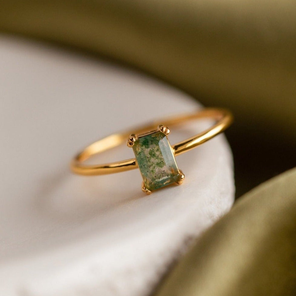 Agate emerald-cut ring