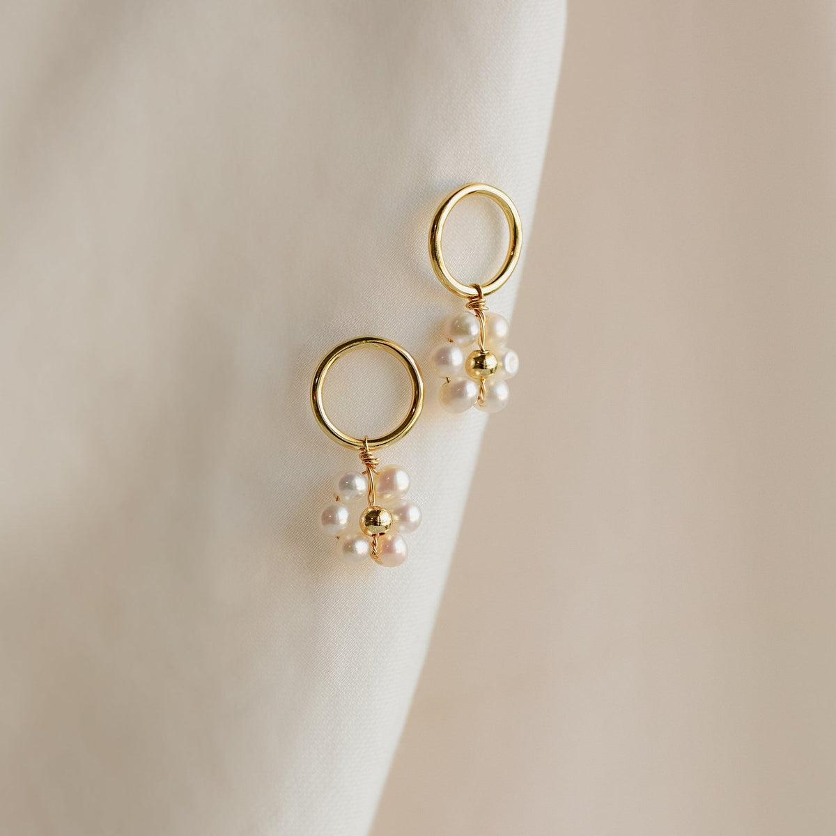 Flower pearl drop earrings