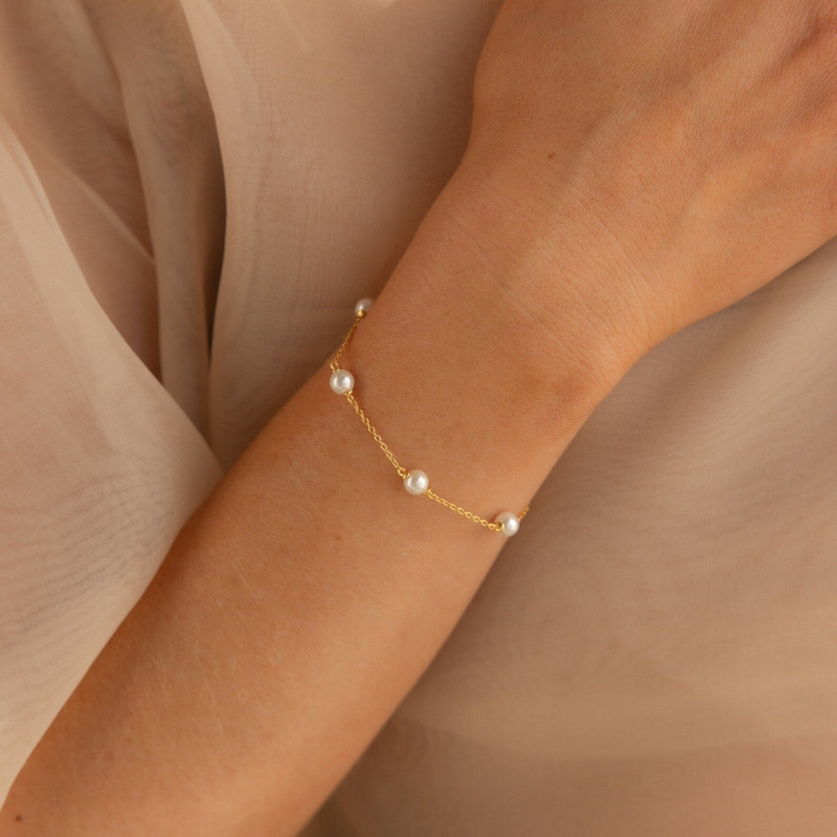 Pearl station bracelet