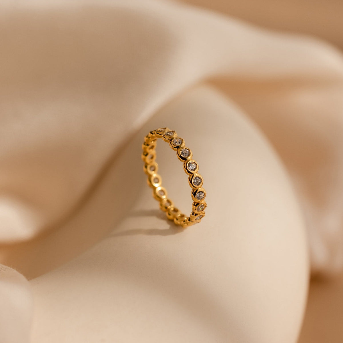 Diamond bezel tennis ring