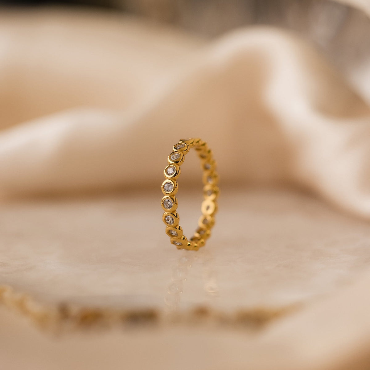 Diamond bezel tennis ring
