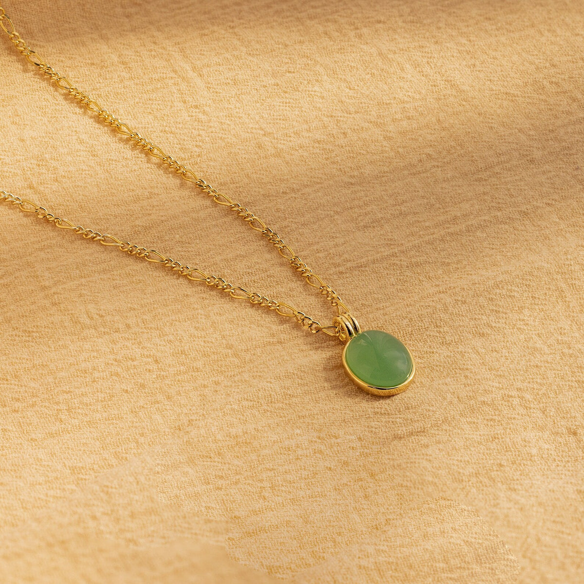 Jade oval pendant necklace