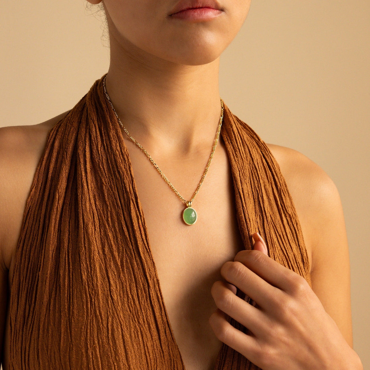 Jade oval pendant necklace