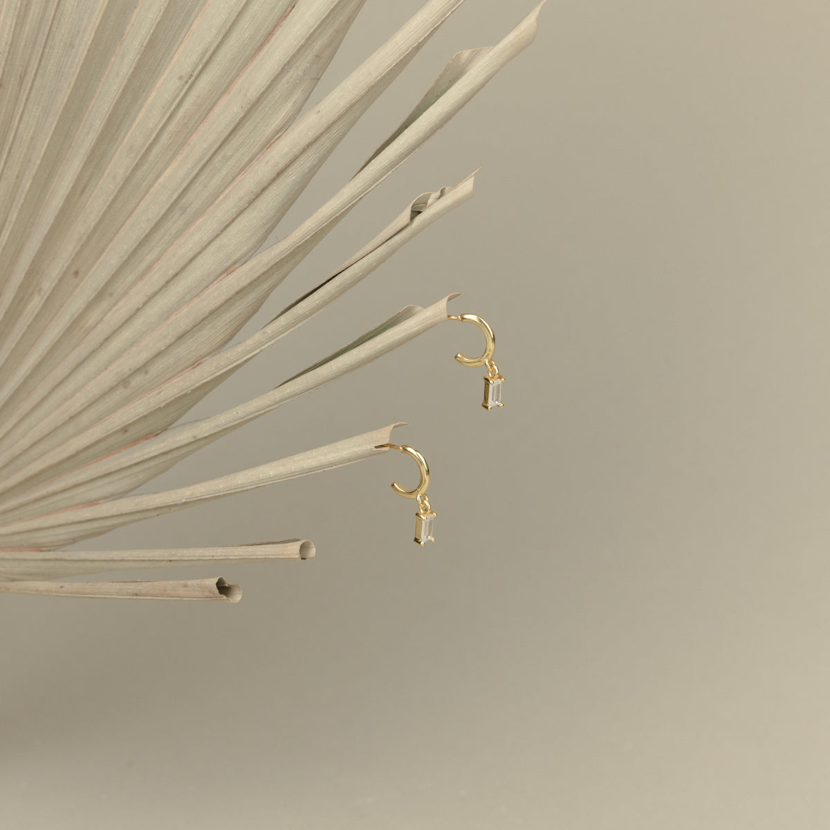 Lys baguette hoops