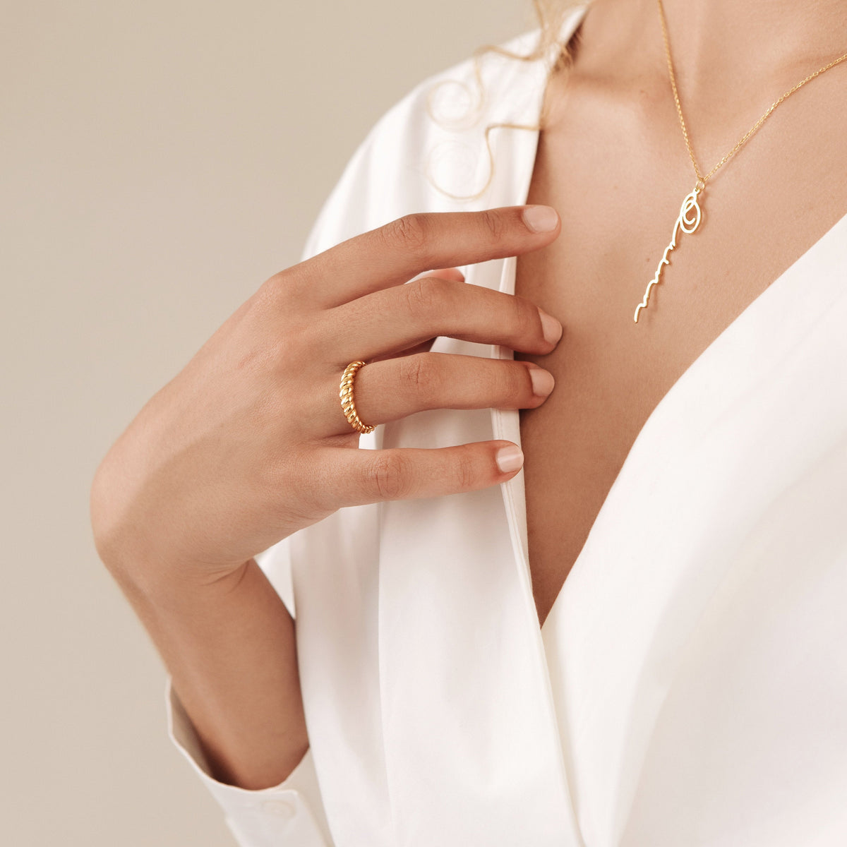 Twisted dome ring