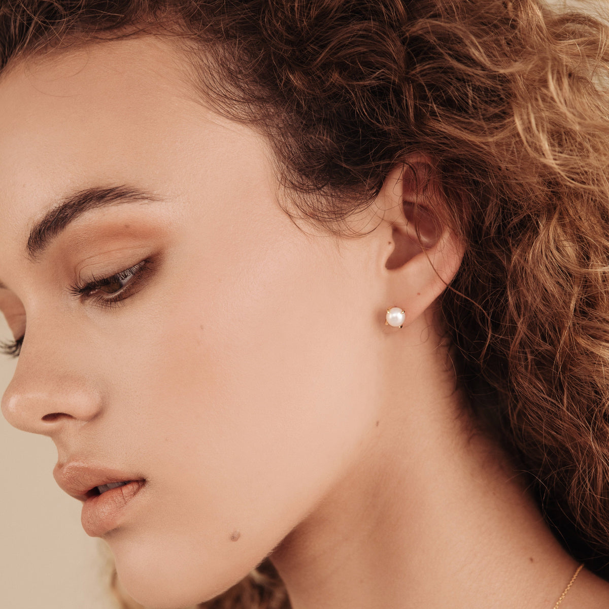 Zoe pearl studs