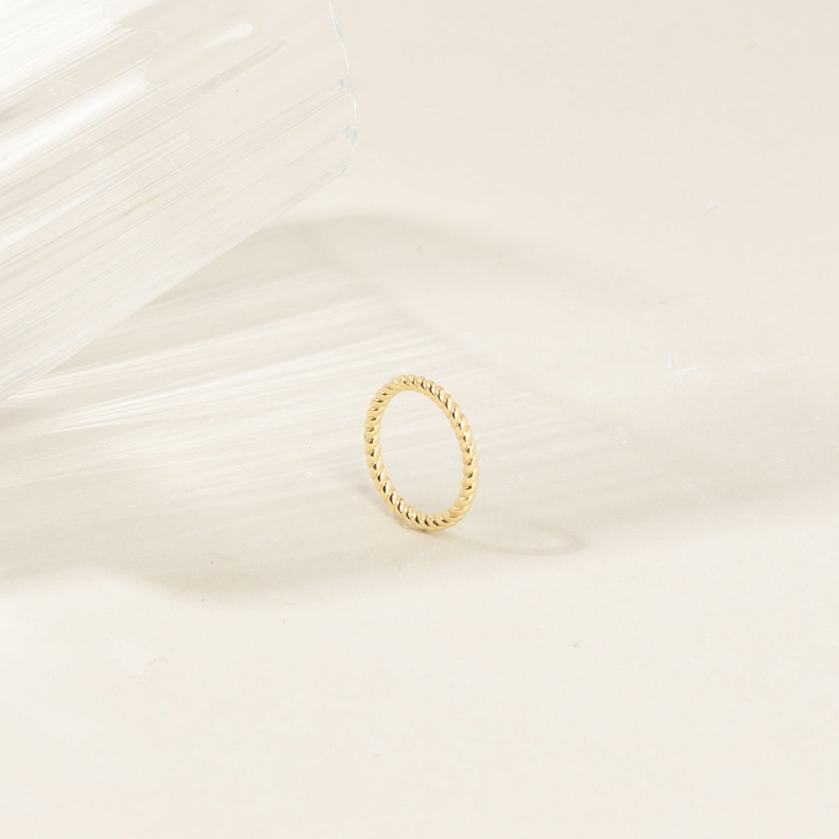 Lea twisted ring
