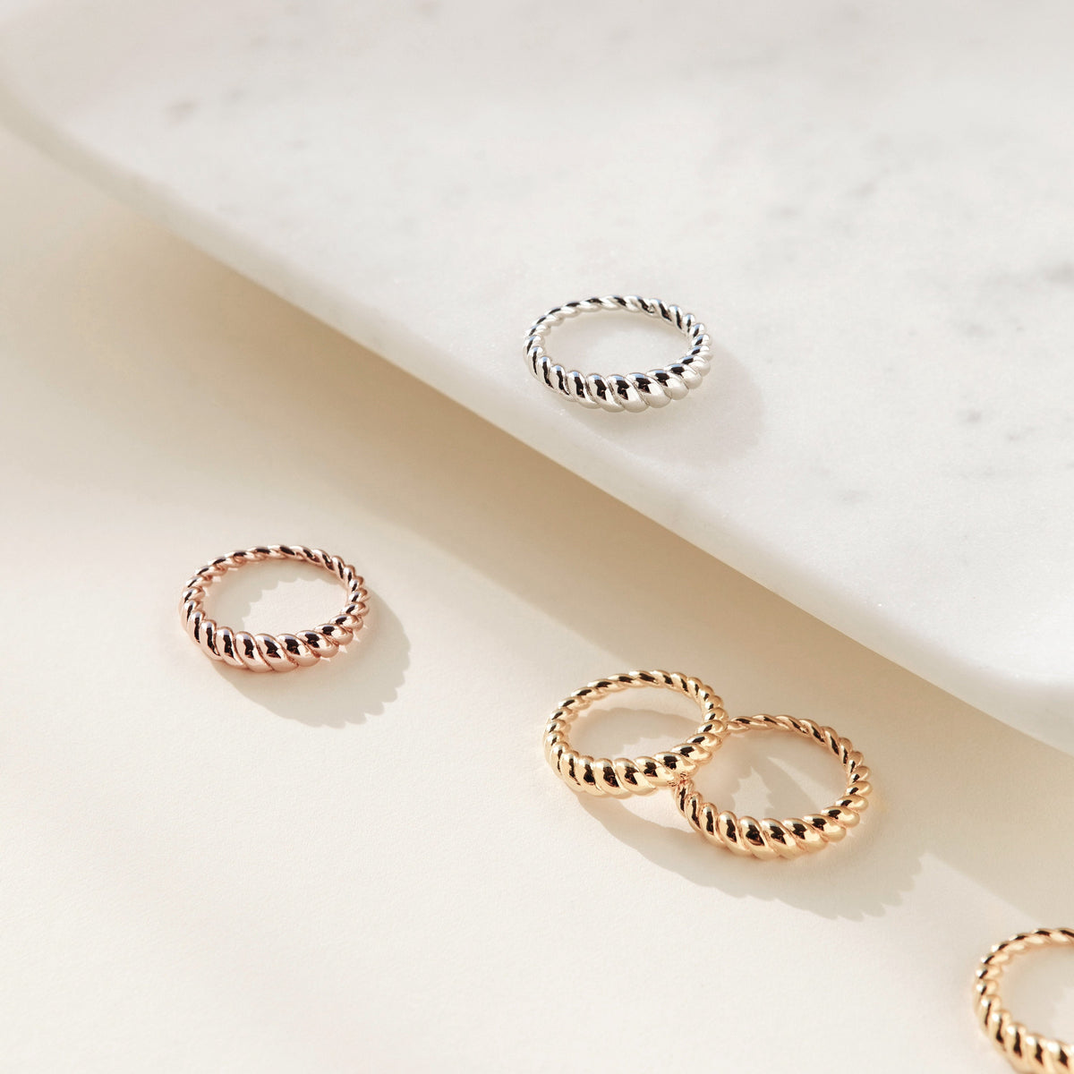 Twisted dome ring