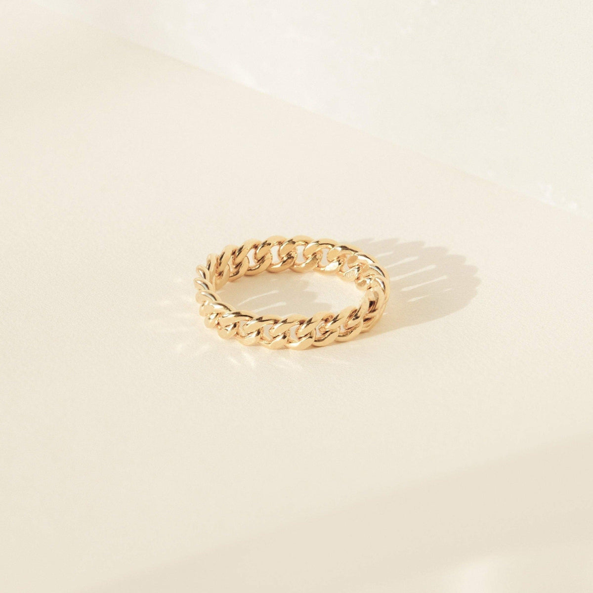 Curb chain ring