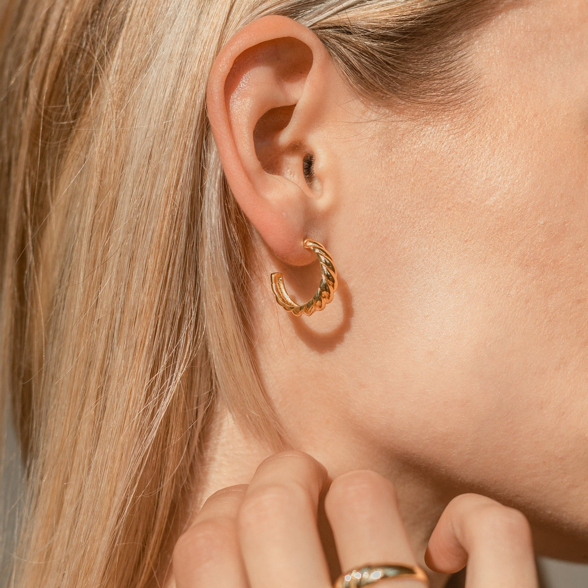 Croissant hoops