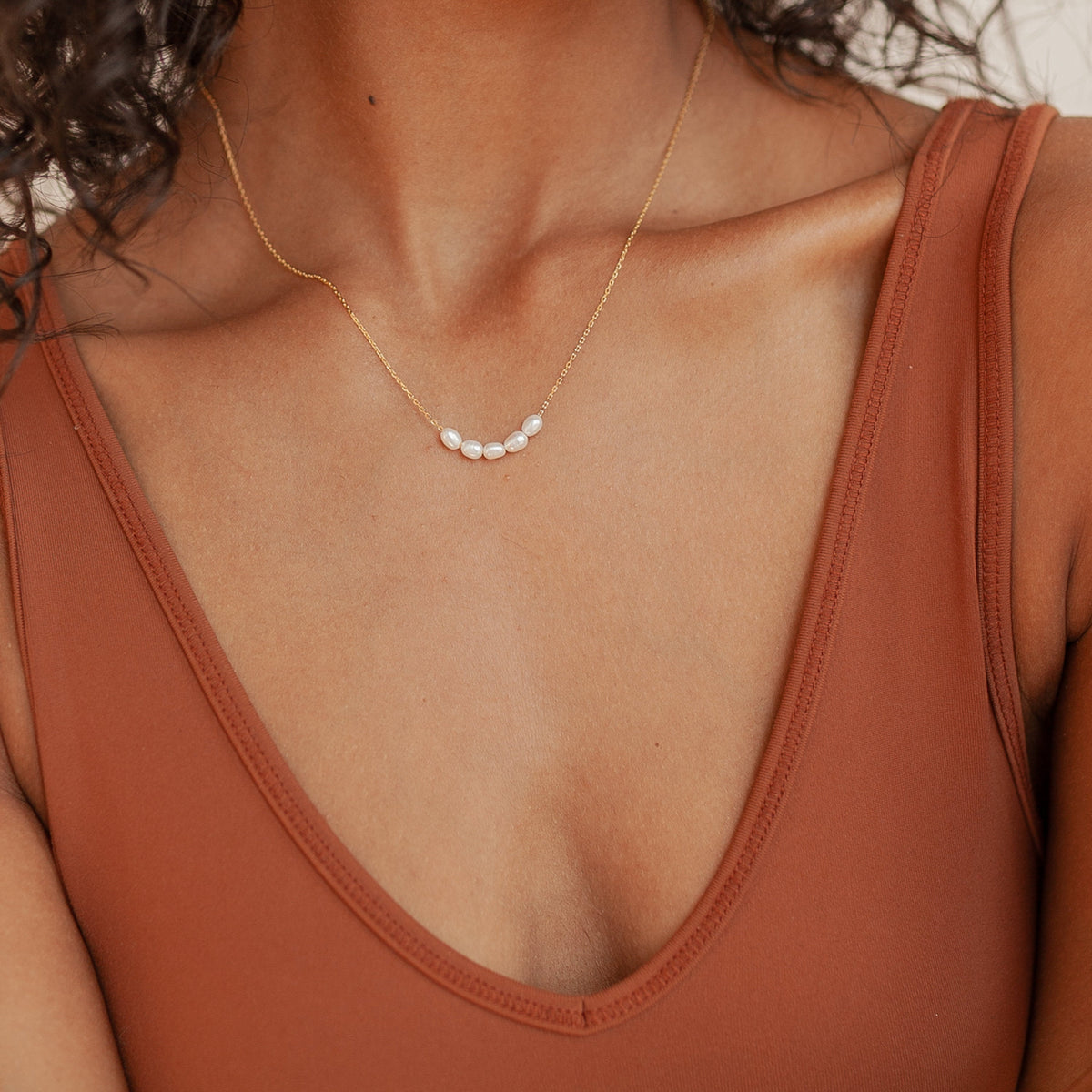Pearl bead necklace