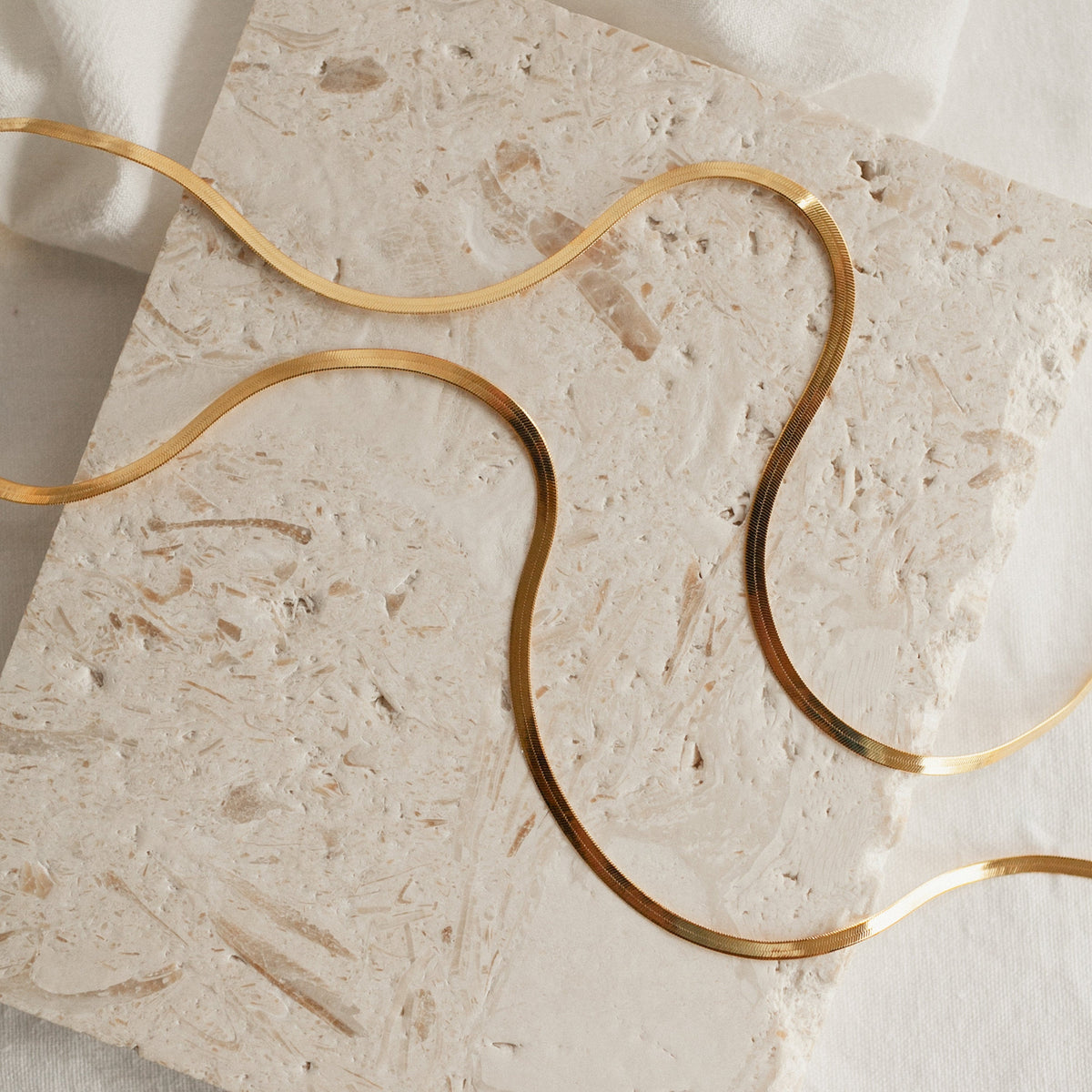 Thick herringbone necklace
