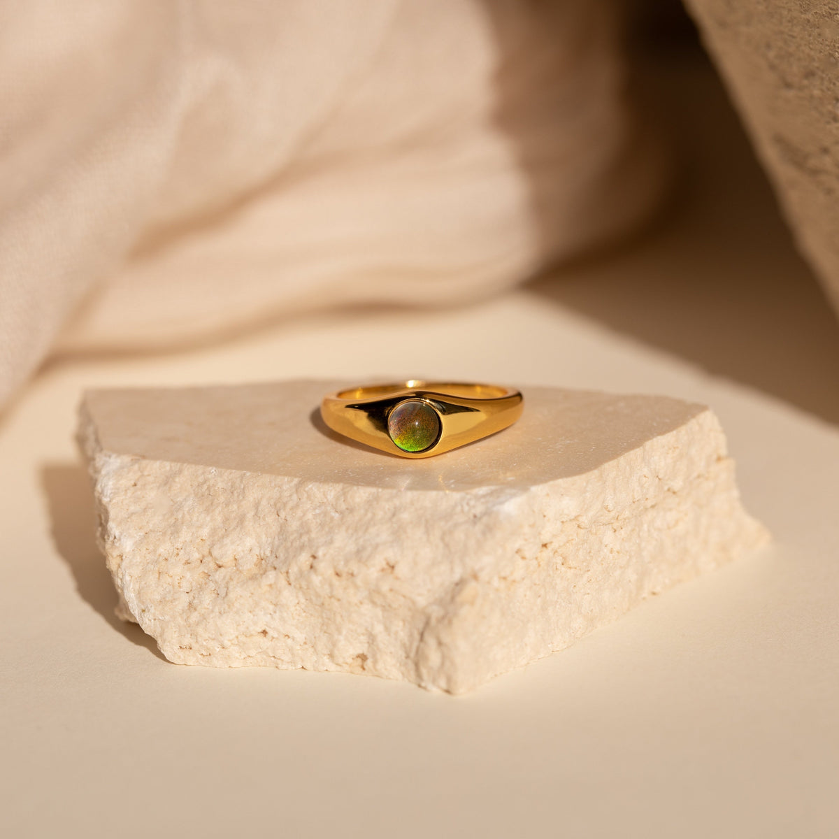 Mini mood ring
