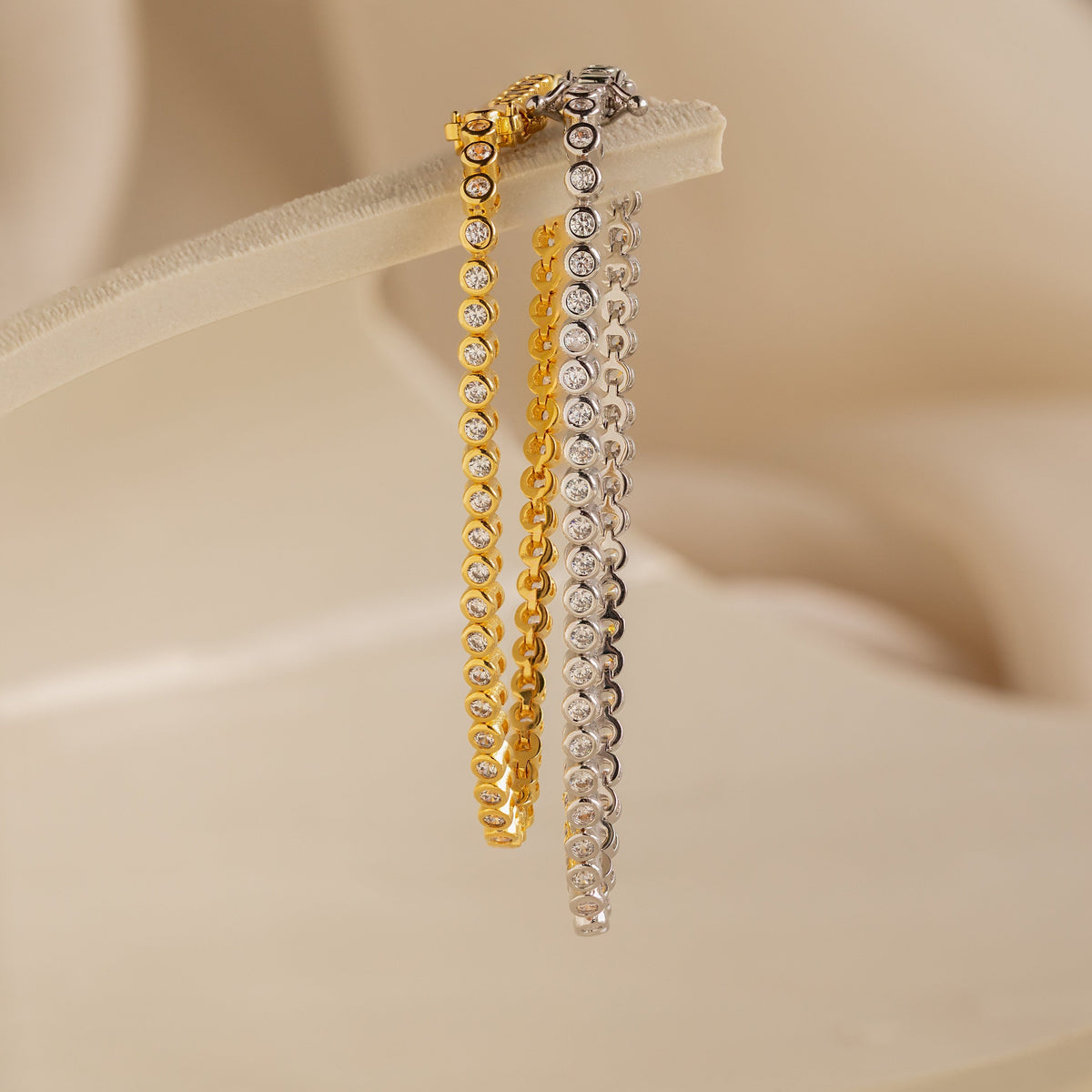 Diamond bezel tennis bracelet