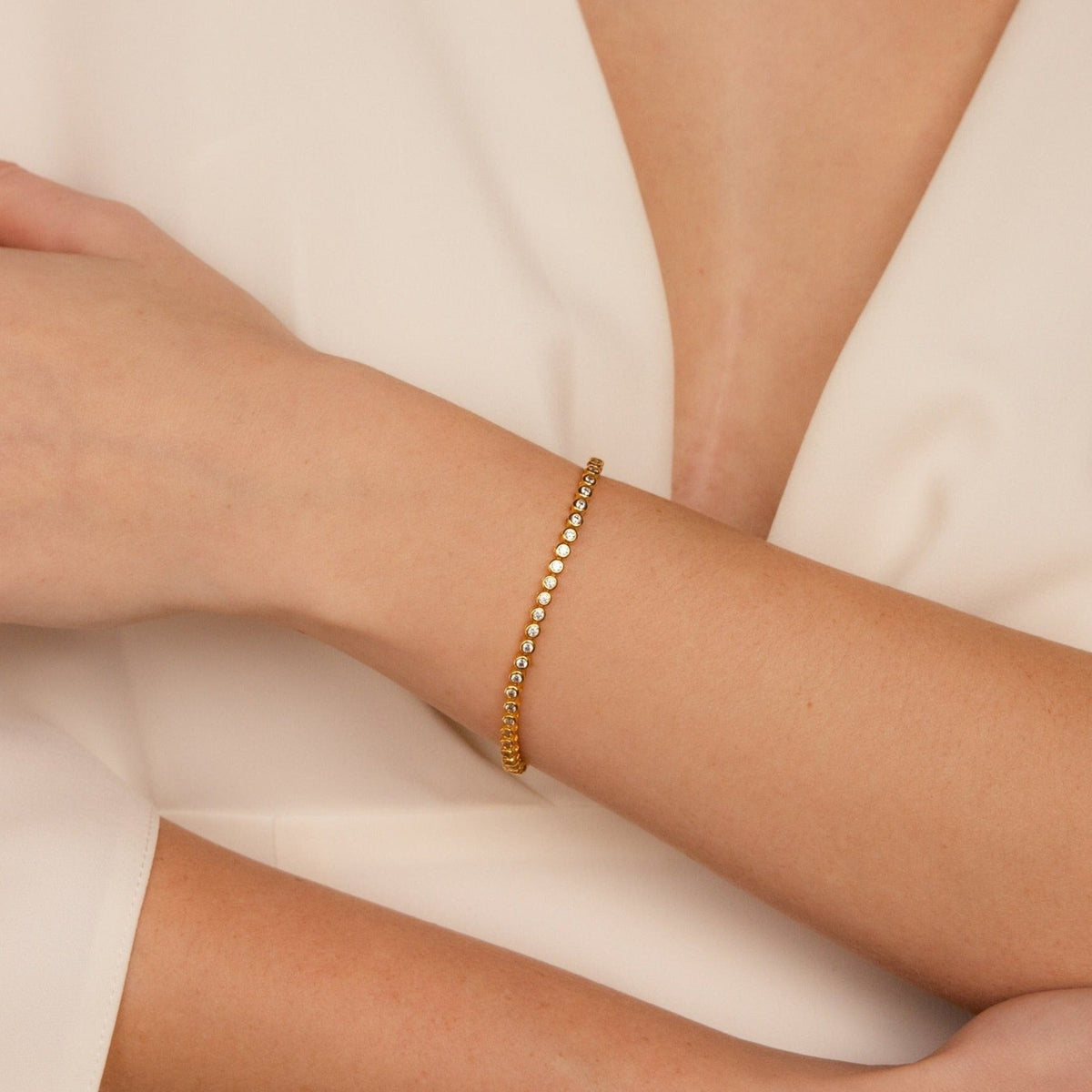 Diamond bezel tennis bracelet