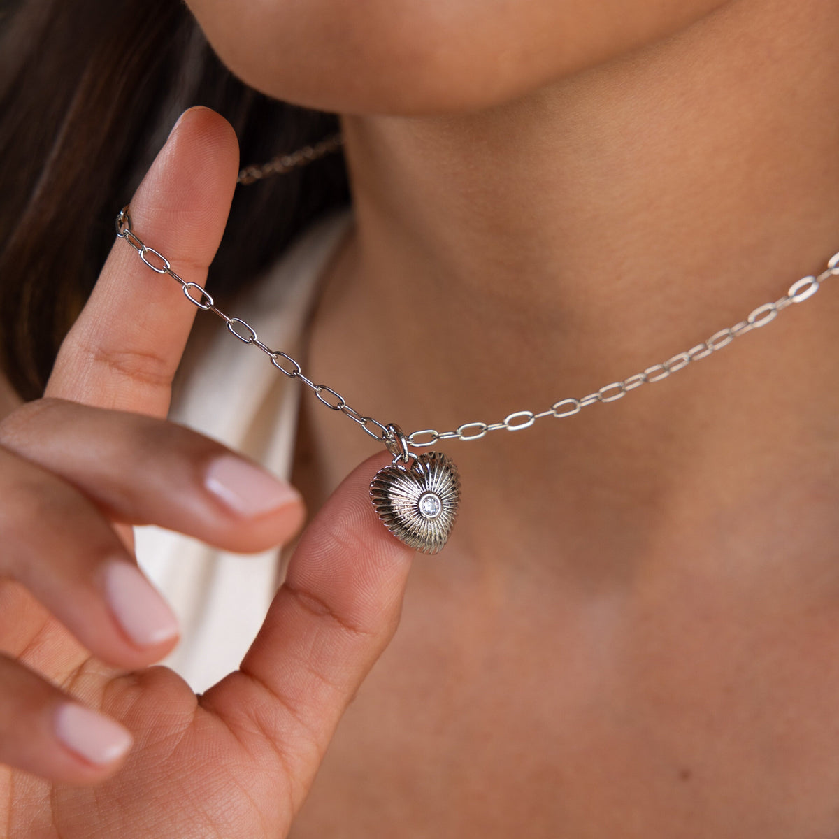 Diamond ribbed heart necklace