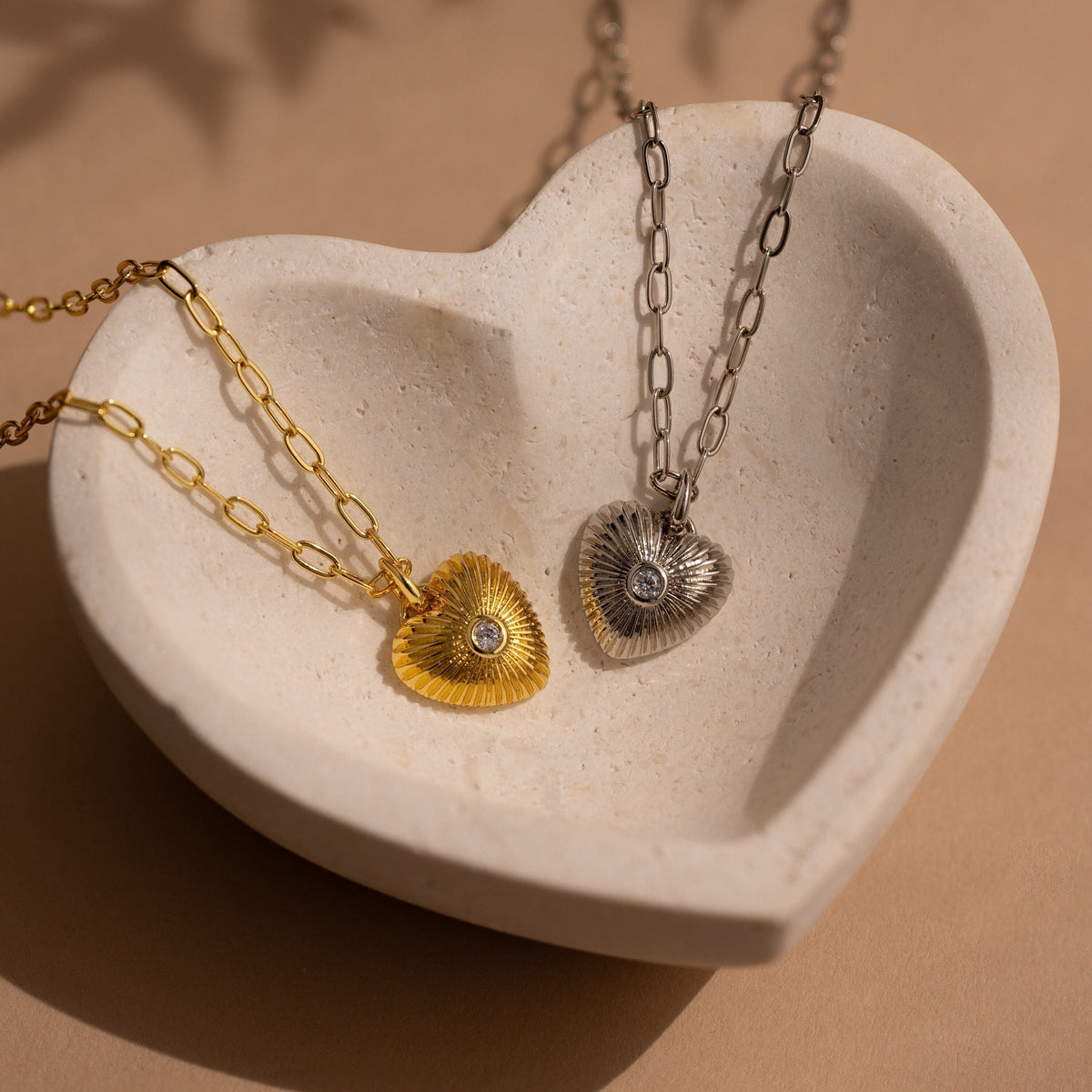 Diamond ribbed heart necklace