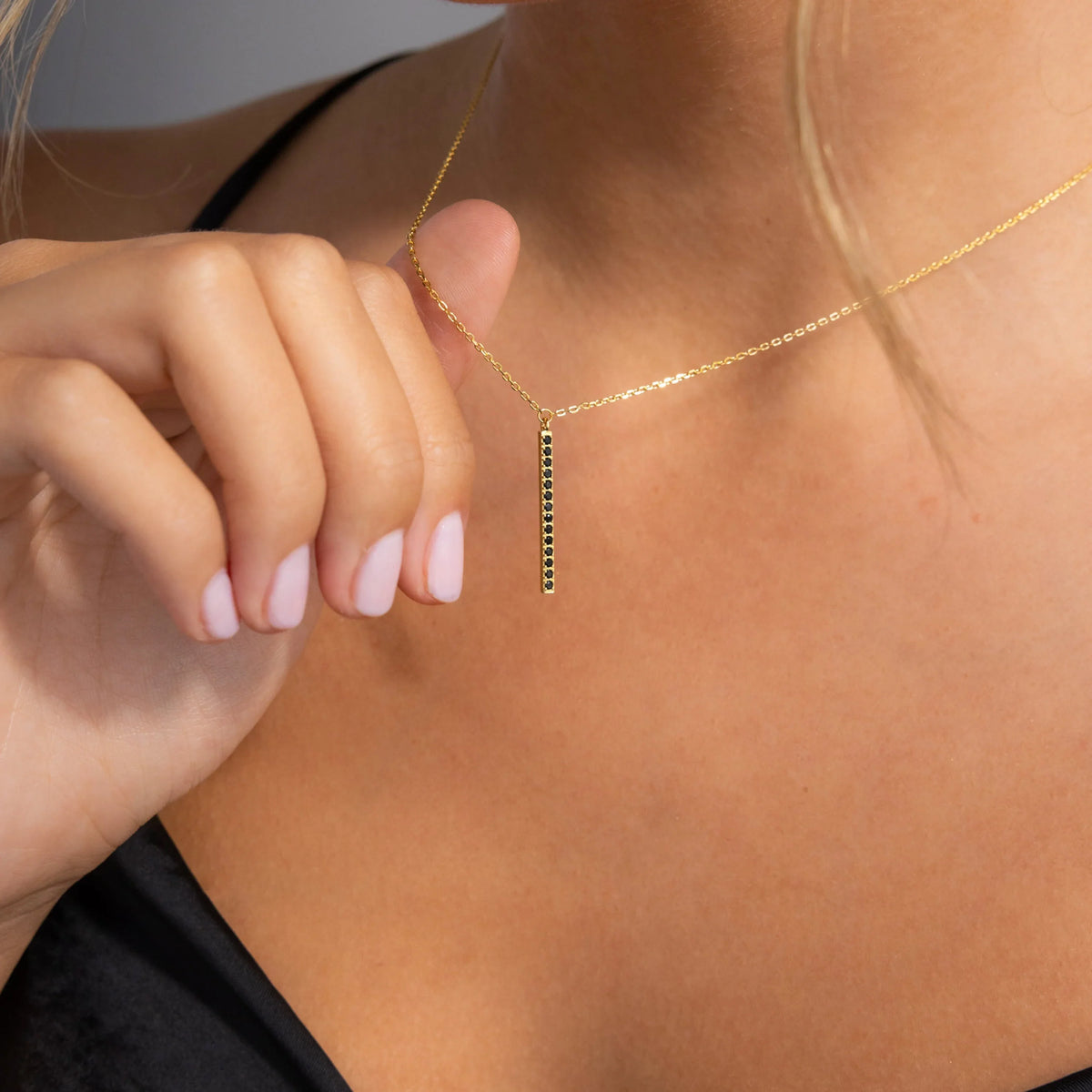 Onyx bar pendant necklace