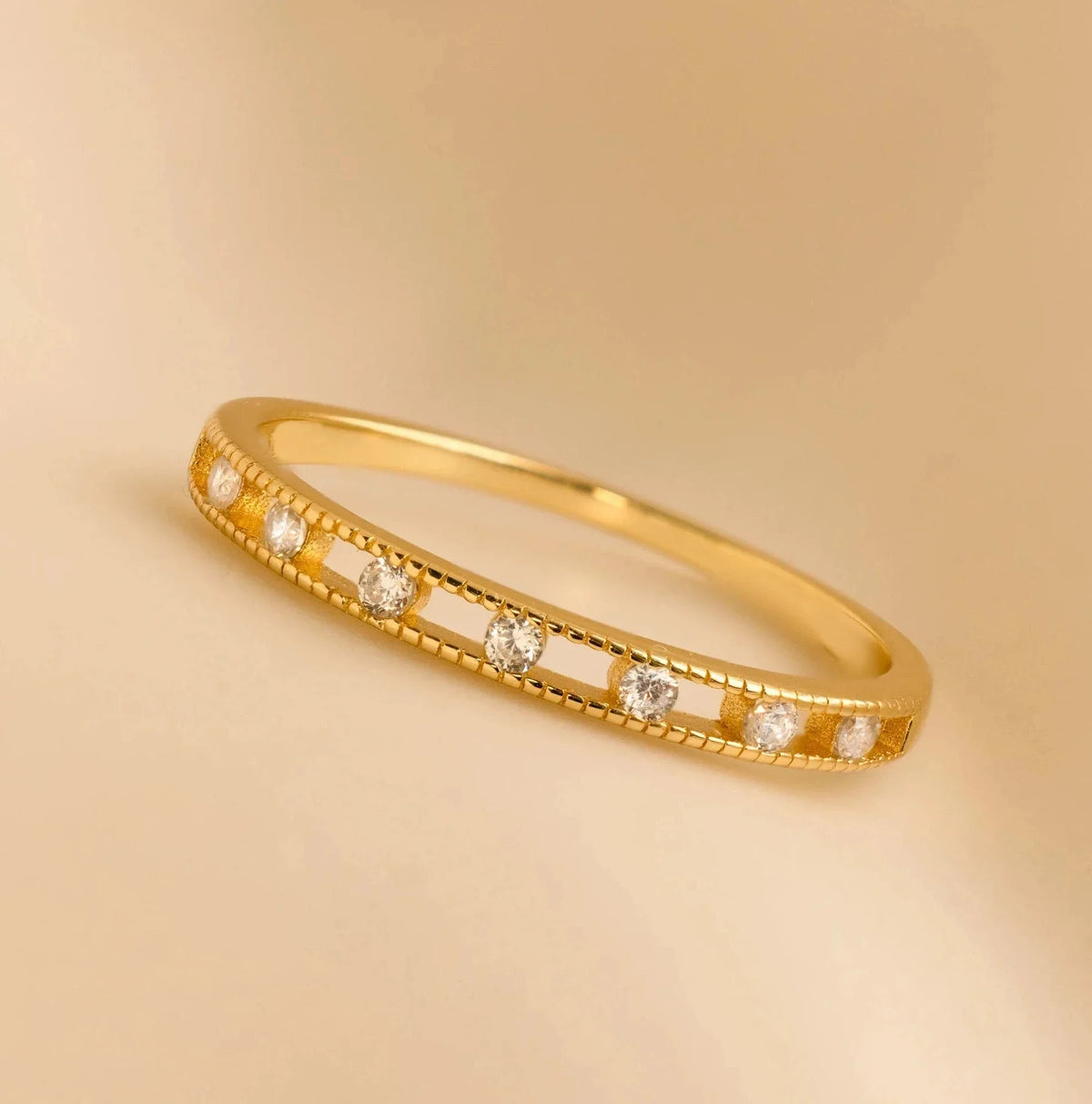 Diamond station ring