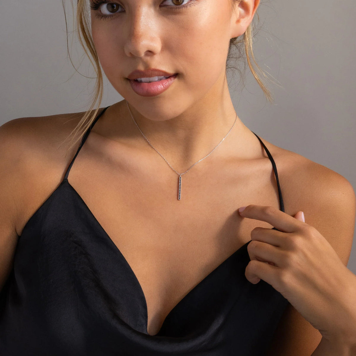 Onyx bar pendant necklace