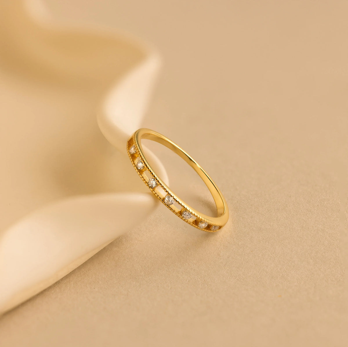 Diamond station ring
