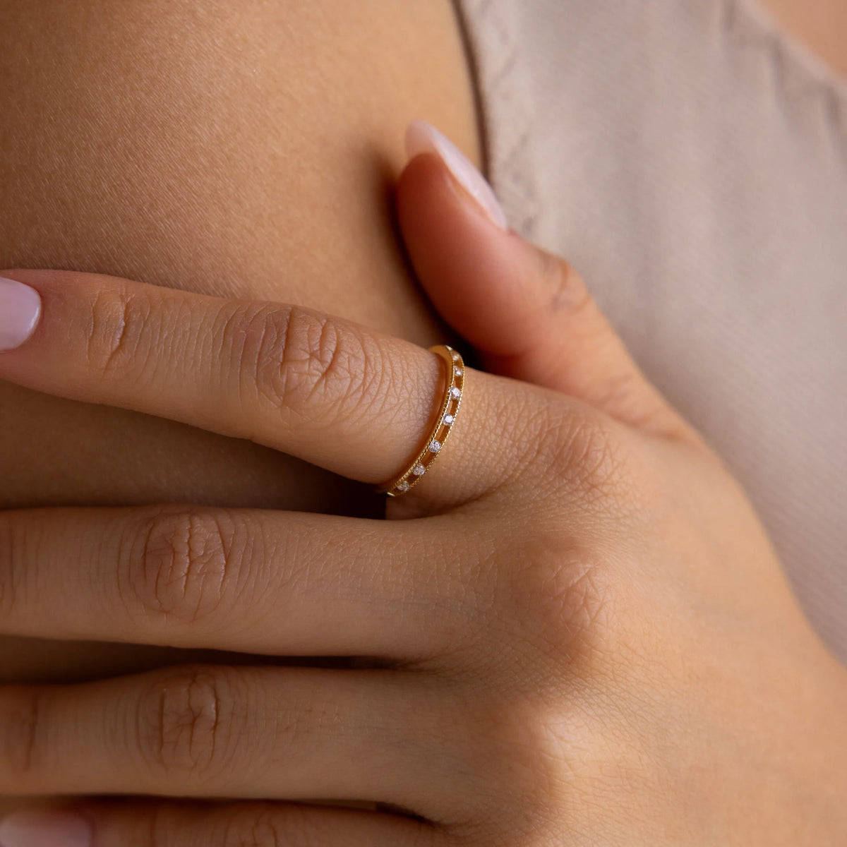 Diamond station ring