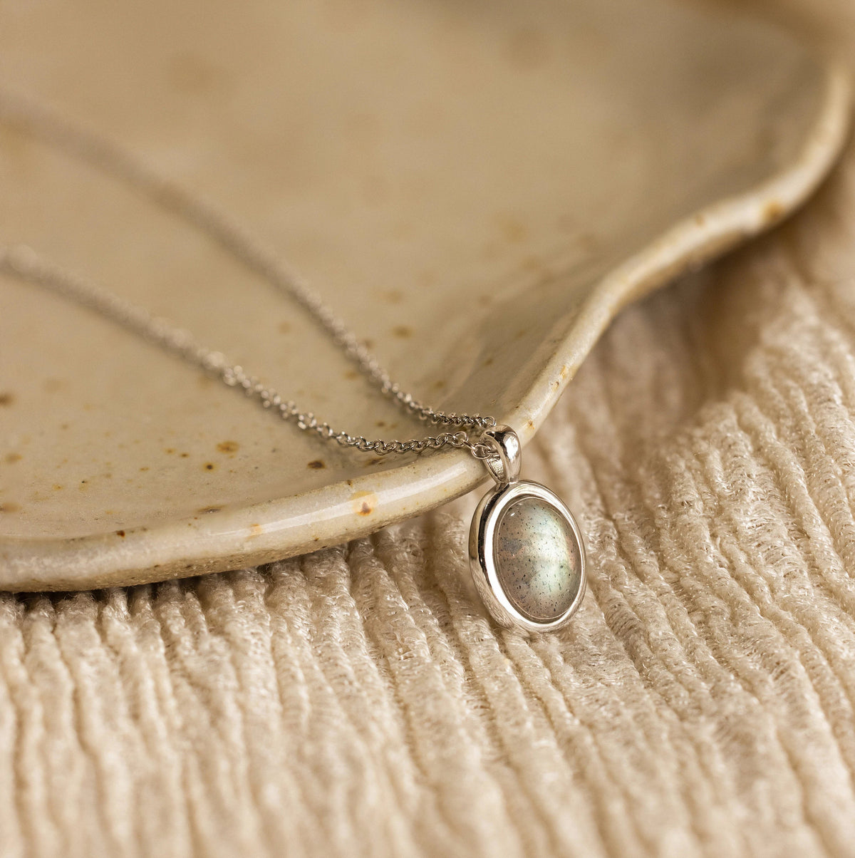 Oval labradorite pendant necklace