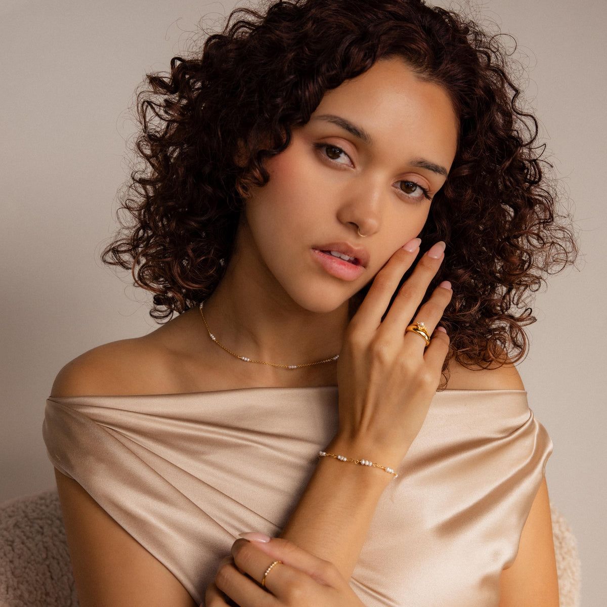 Hali pearl station necklace