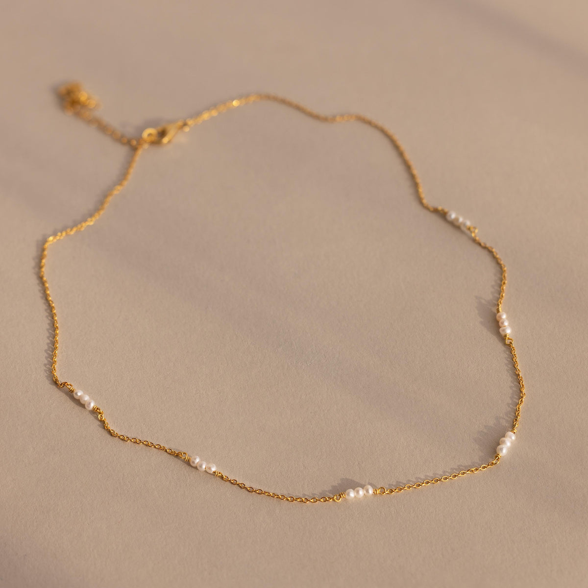 Hali pearl station necklace