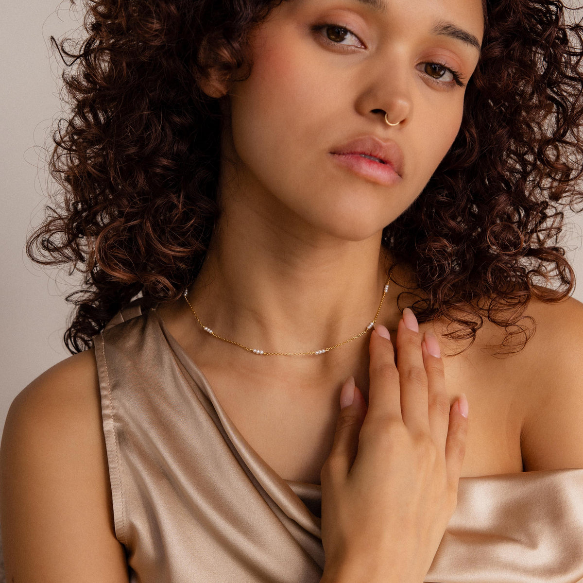 Hali pearl station necklace