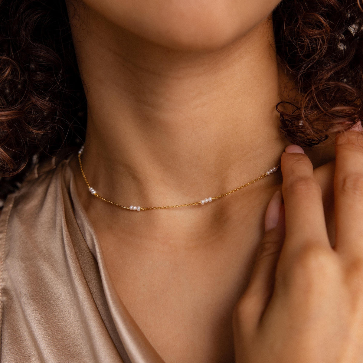 Hali pearl station necklace