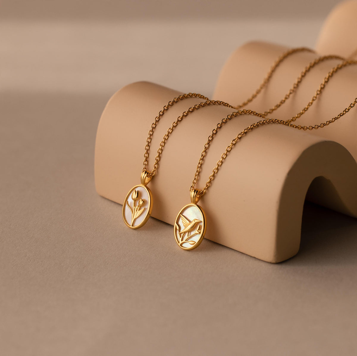 Pearl tulip necklace