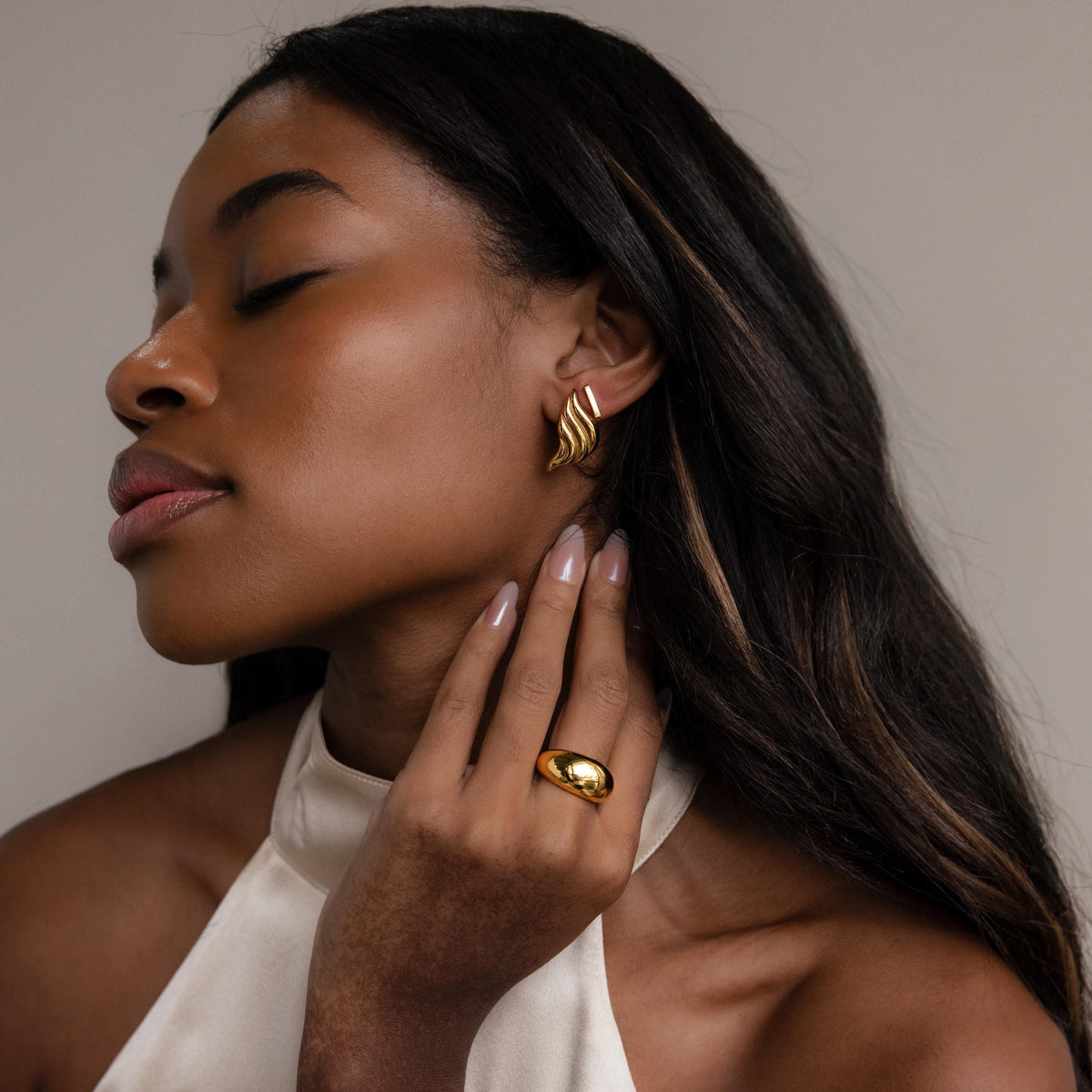 Bold wing studs