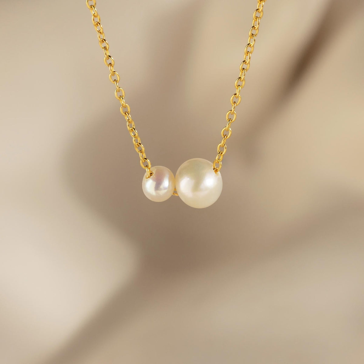 Dainty duo pearl necklace