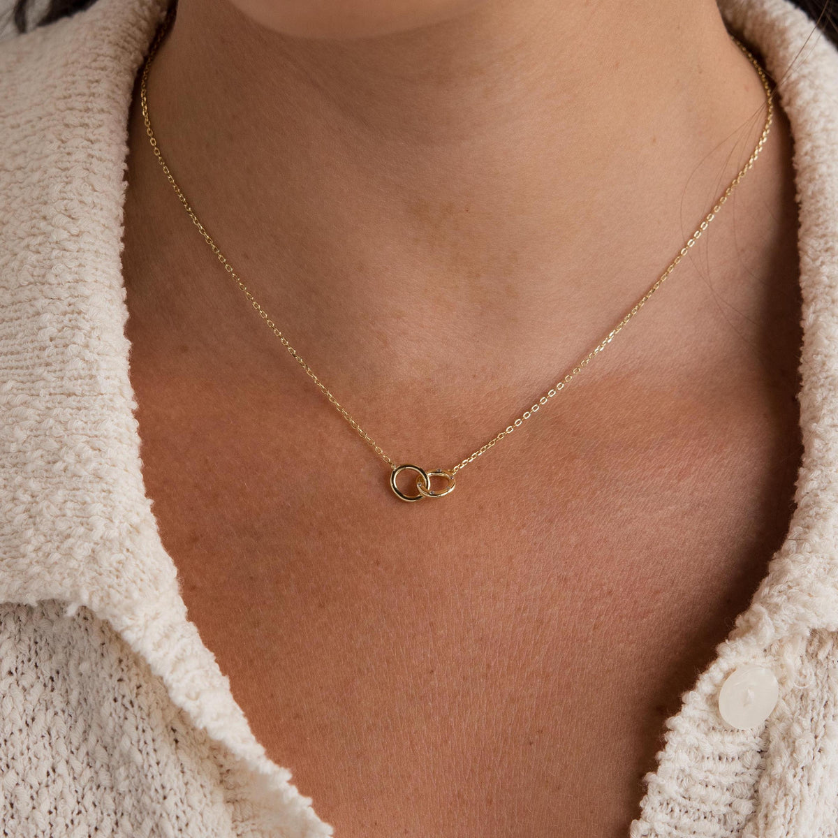 Pave interlocking circle necklace