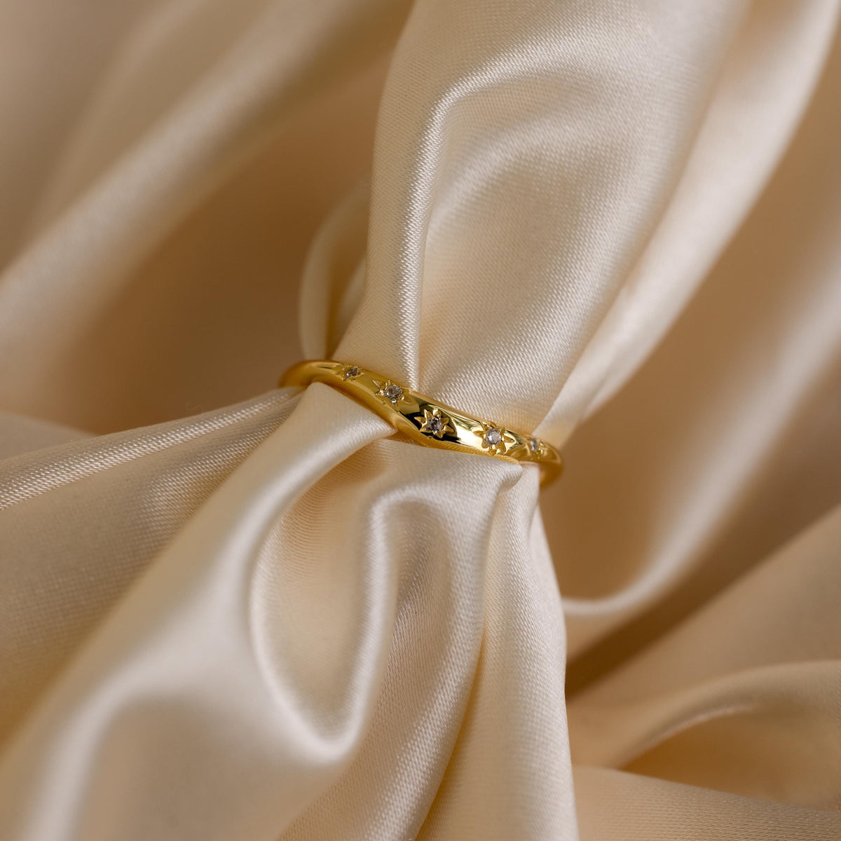 North star curve dome ring