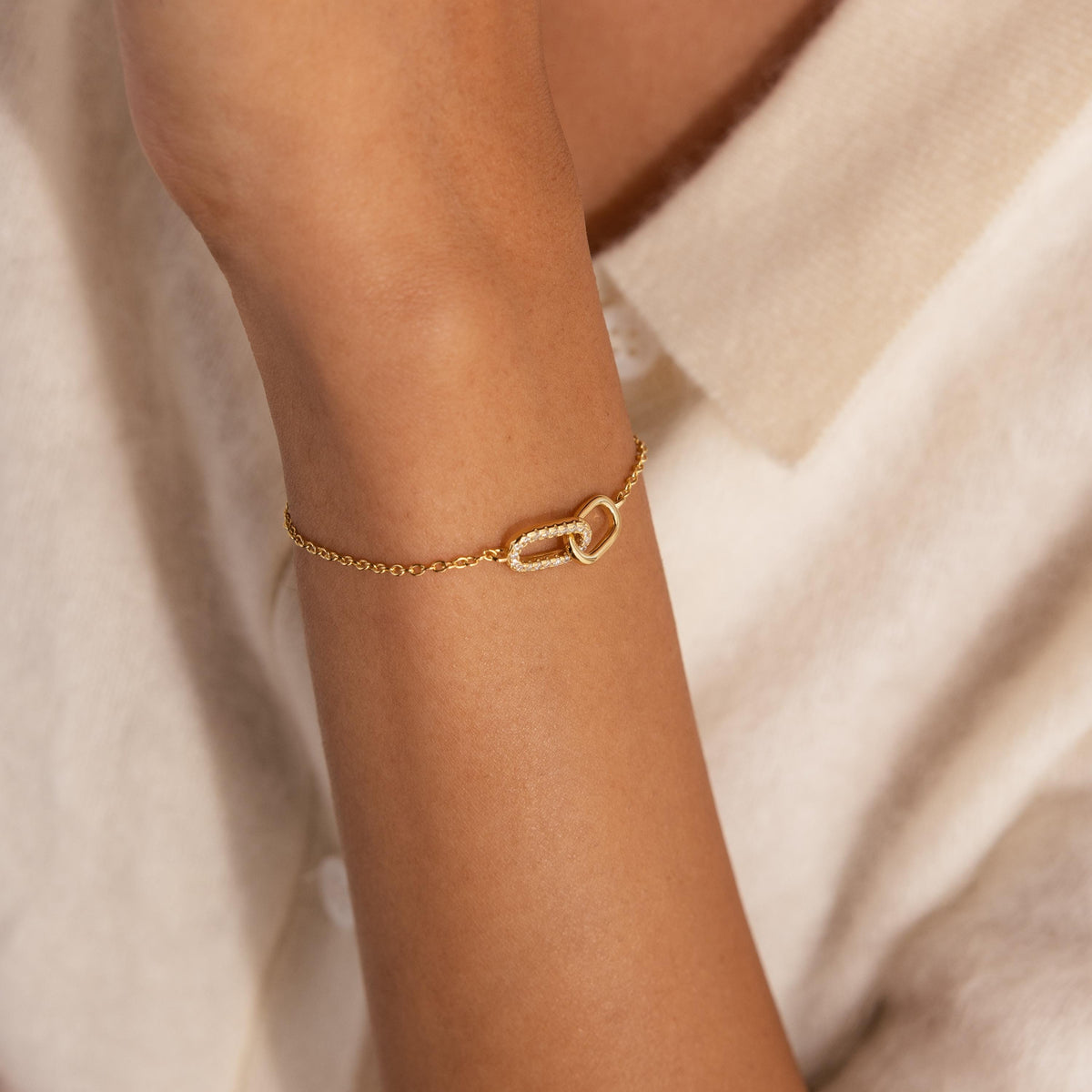 Pave Linked Pendant Bracelet