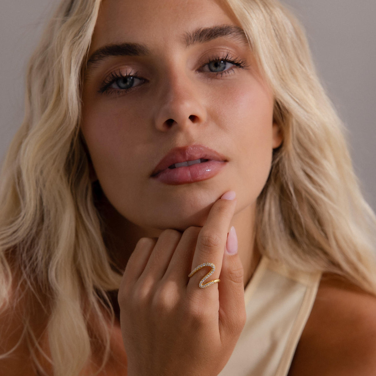 Pave wave ring